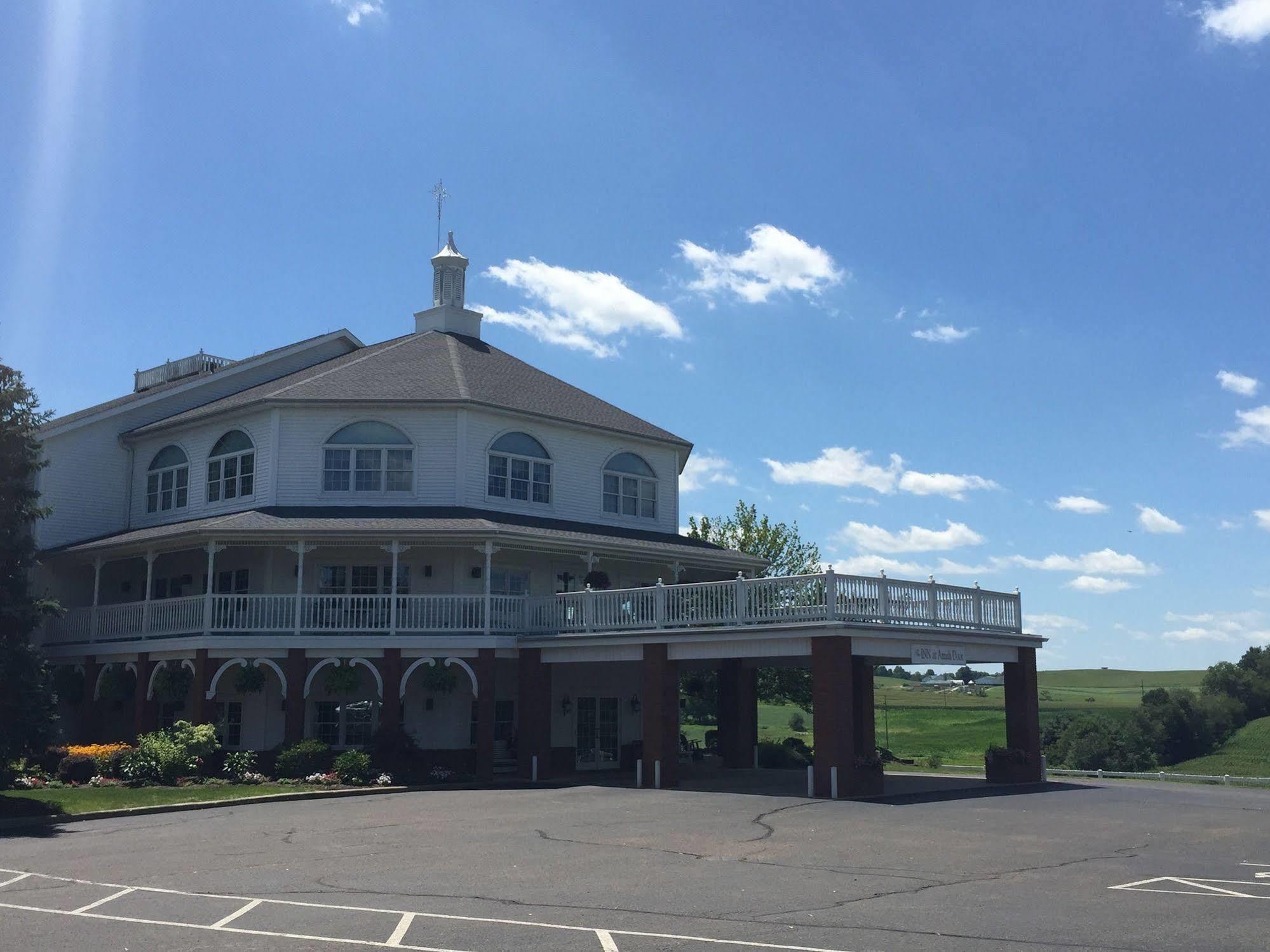 Inn At Amish Door Wilmot 외부 사진